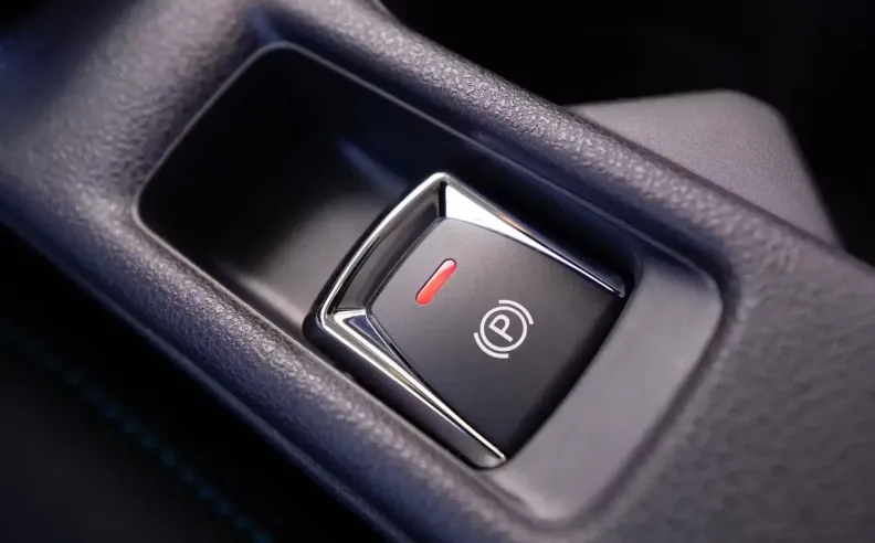 جدل حول التسمية: فرامل طوارئ أم توقف؟