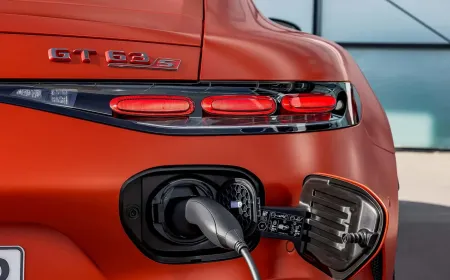 أفضل سيارات هايبرد قابلة للشحن لعام 2025: قيادة كهربائية يومية بلا قلق المدى