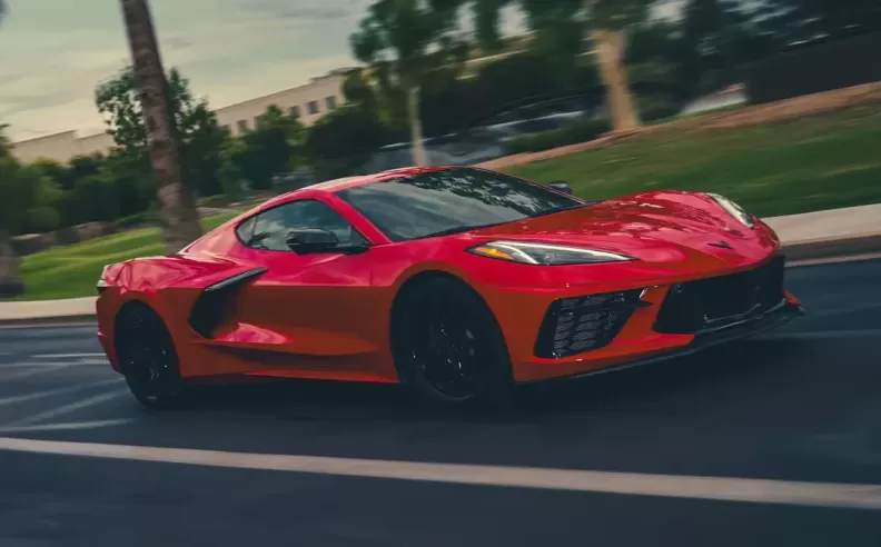 Chevrolet Corvette Stingray Keeps the V8 Dream Alive