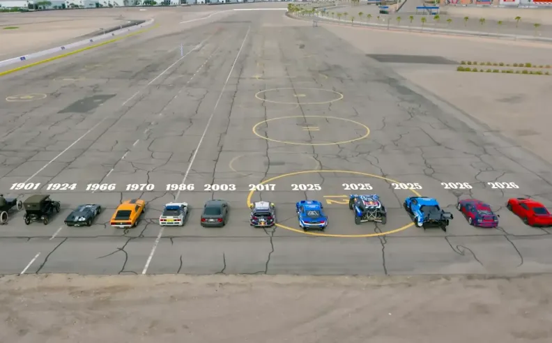 اختبار المنعطفات: موستانج دارك هورس SC ضد الأسطورة GT40