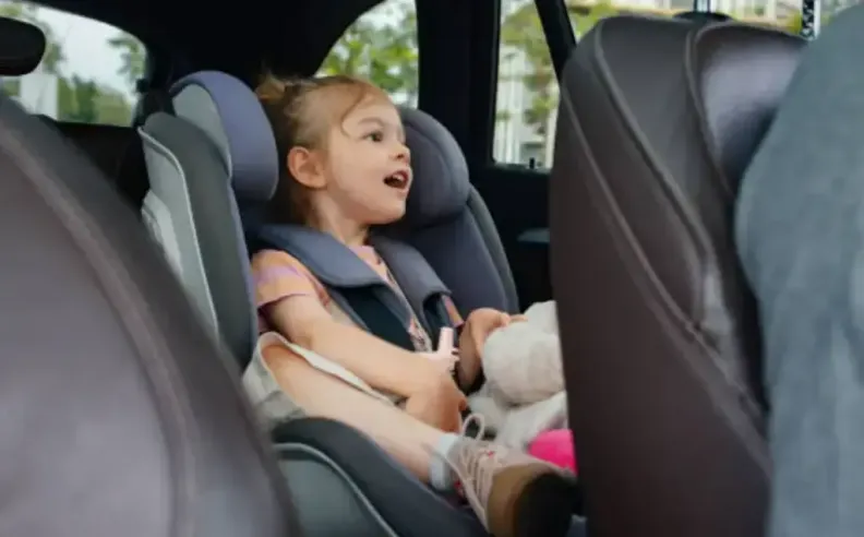 العمر القانوني للجلوس في المقعد الأمامي