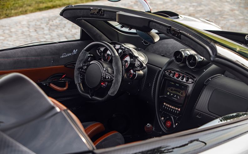 Pagani Utopia Coupé: A Visionary Hypercar Experience