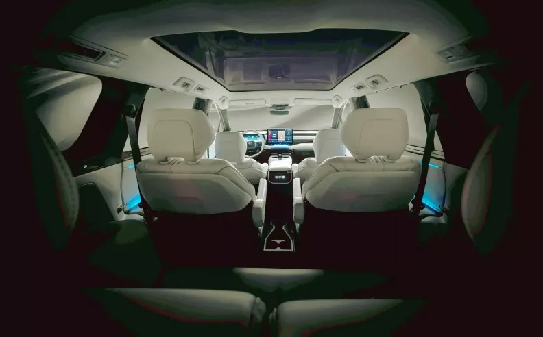 تفاصيل المقصورة: رفاهية ذكية لعائلة عصرية