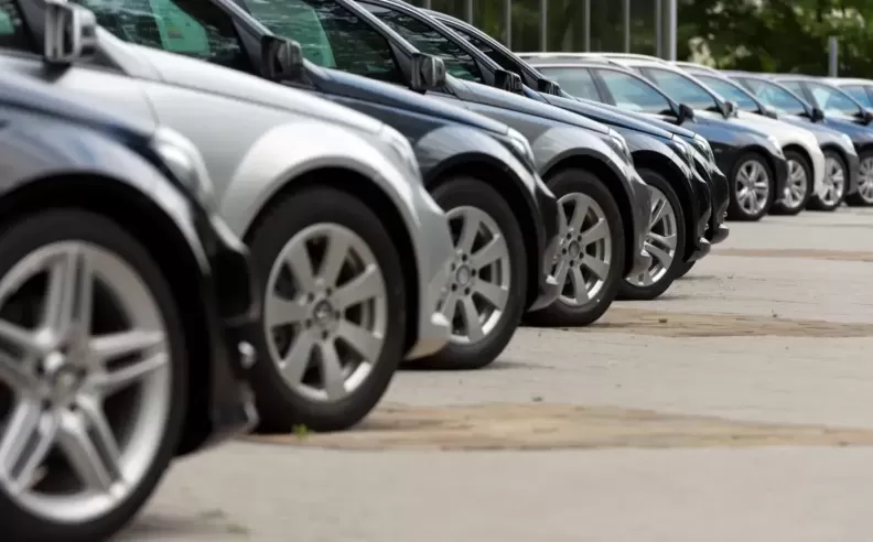 Inventory Overload: How Chinese Brands and Hybrids Changed the Rules