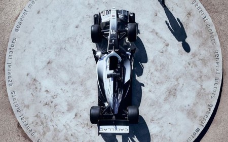 ’فريق كاديلاك فورمولا 1‘ يكشف عن ألوان سيارته في لحظة تاريخية