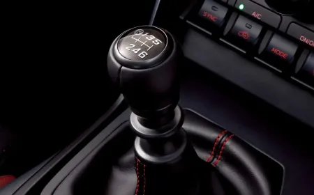 سوبارو تستفتي جمهورها: هل يعود القير اليدوي لسيارات الاس يو في في 2026؟