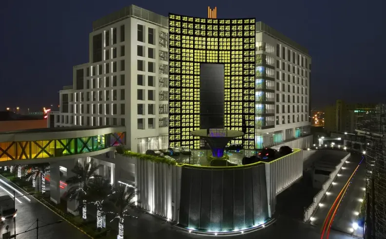 استمتعوا بعروض 