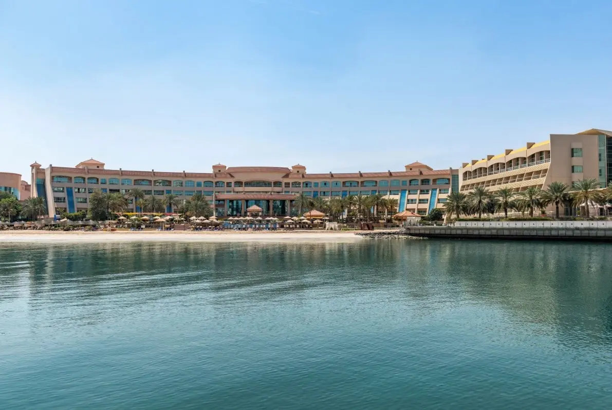Indulge in Exquisite Dining at Al Raha Beach Hotel