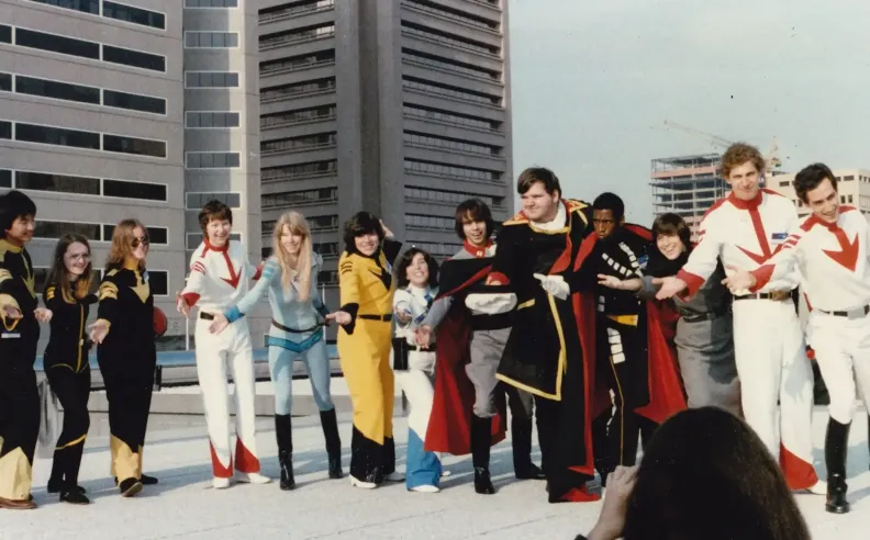 انتشار الكوسبلاي في الولايات المتحدة: البدايات والتطور