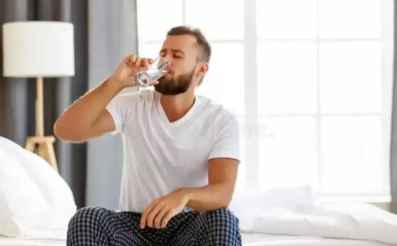 شرب الماء الدافئ صباحا