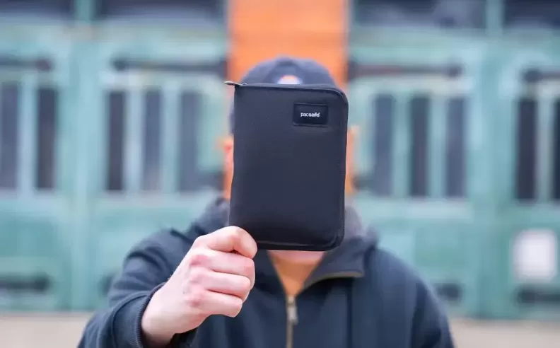 Pacsafe RFIDsafe Wallet: Security First