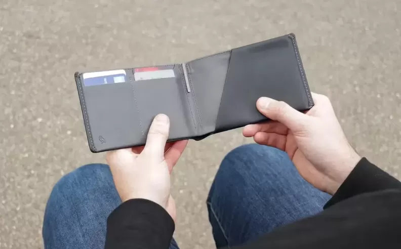 Bellroy Travel Wallet: The Perfect Choice for Professional Travelers