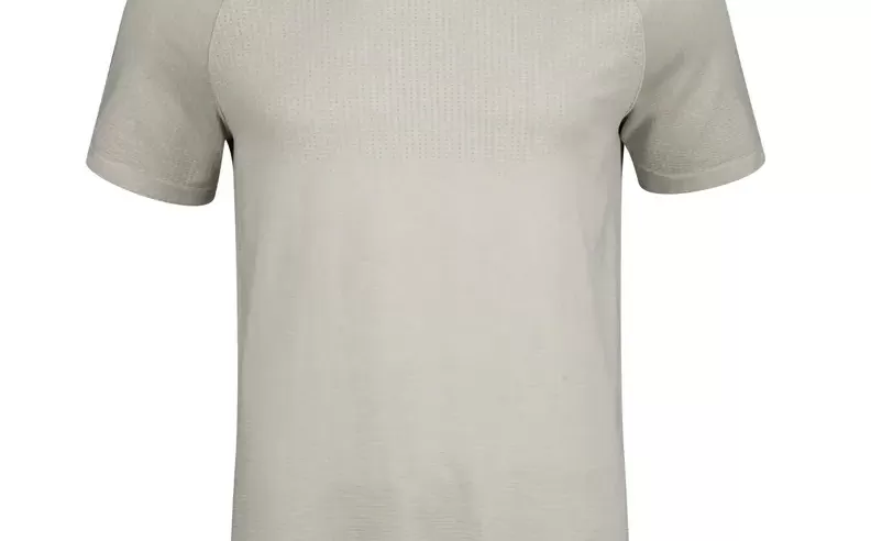 Metal Vent Tech Shirt: Innovatively Designed for Comfort