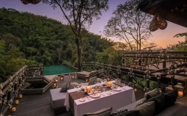 Four Seasons Tented Camp Golden Triangle: رفاهية آسيوية بنكهة الغابة