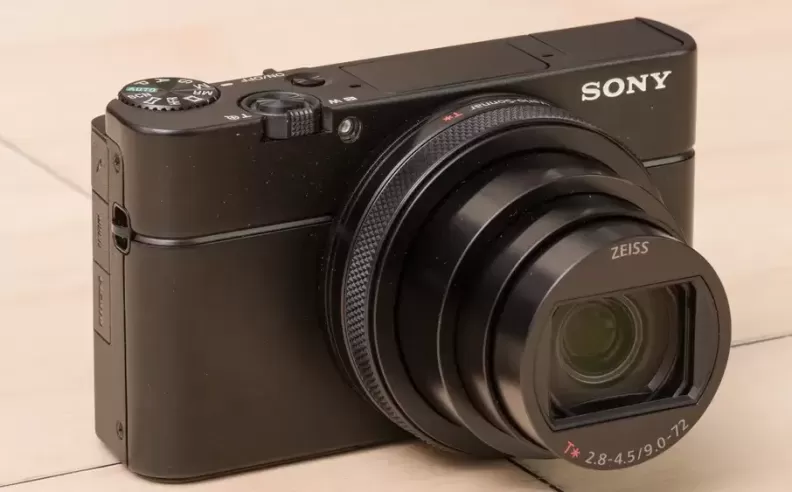 Sony RX100 VII: القوة في الزوم والمرونة