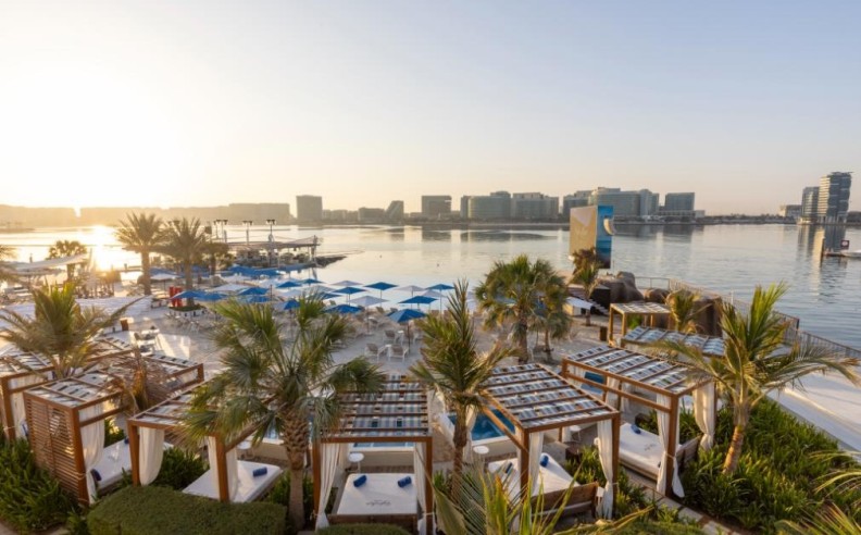 CAFÉ DEL MAR BEACH CLUB ABU DHABI: 7-minute walk from Etihad Arena