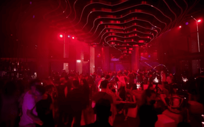 Special themed nights and immersive experiences