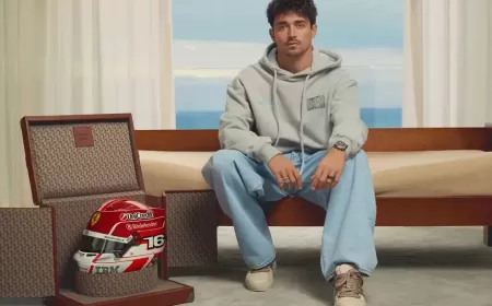 أناقة الحلبة تلتقي بالرقي الإيطالي في مجموعة Ferrari x Leclerc