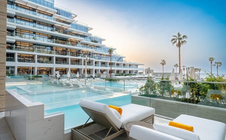Suite Dreams and Poolside Beats: Your Ultimate Summer Escape at FIVE LUXE JBR