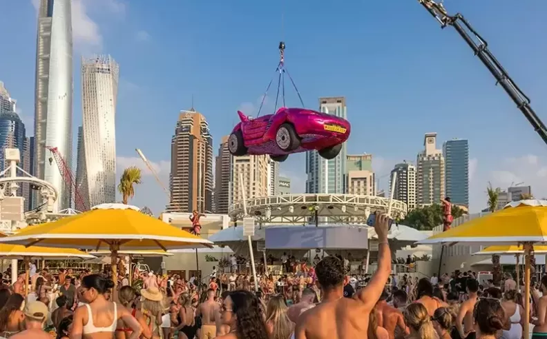 أجواء الحفلات طوال اليوم في O Beach Dubai