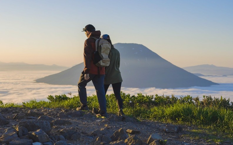 ملاذ معاصر بإطلالات خلابة: كورنيش هيرافو