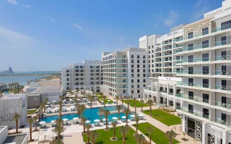  Hilton Yas Island: Where Summer Memories Begin