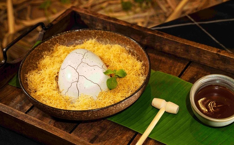 An Immersive Dino-Themed Adventure