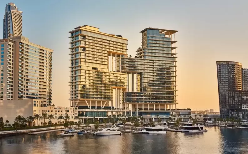 تجربة هادئة من الفخامة في قلب دبي: فندق The Lana من Dorchester Collection