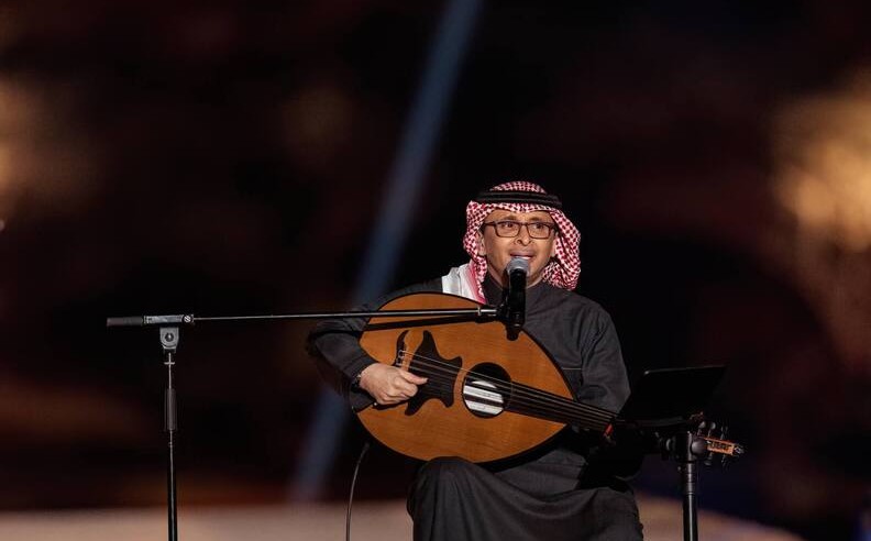 موهبة فريدة تشعل المسرح