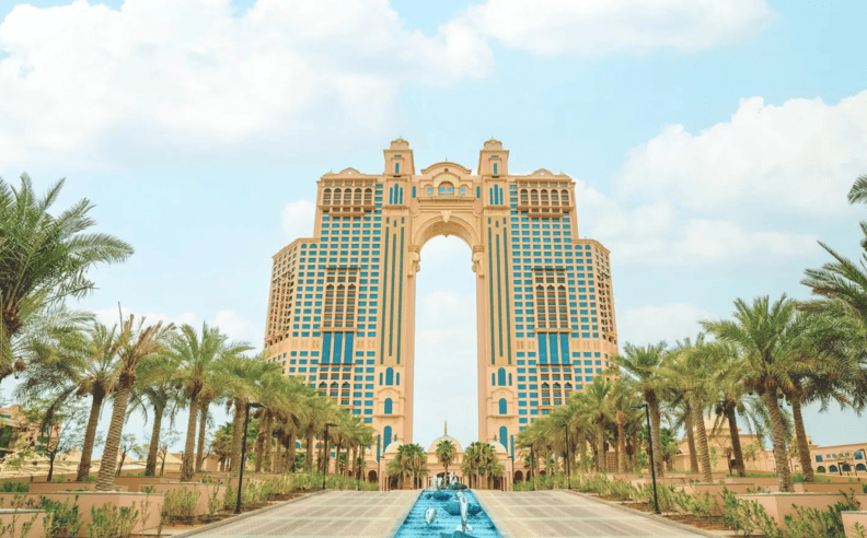 الأجنحة الكبرى: الملكي والرئاسي والبريميوم