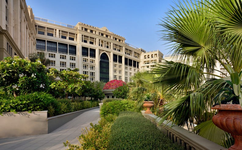 Get a Flight with AED 1,000 Spend at Palazzo Versace