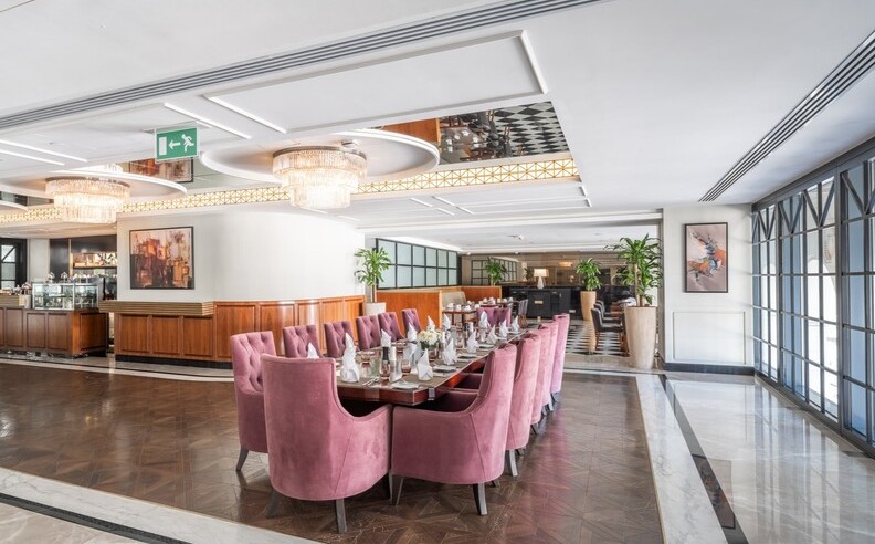 Milano Café Becomes a Creative Haven for Friends