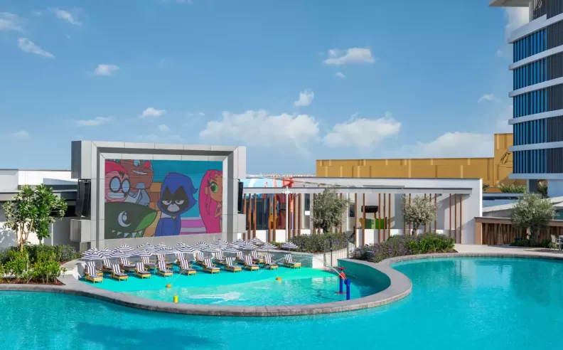 السباحة مع أفلامك المفضلة