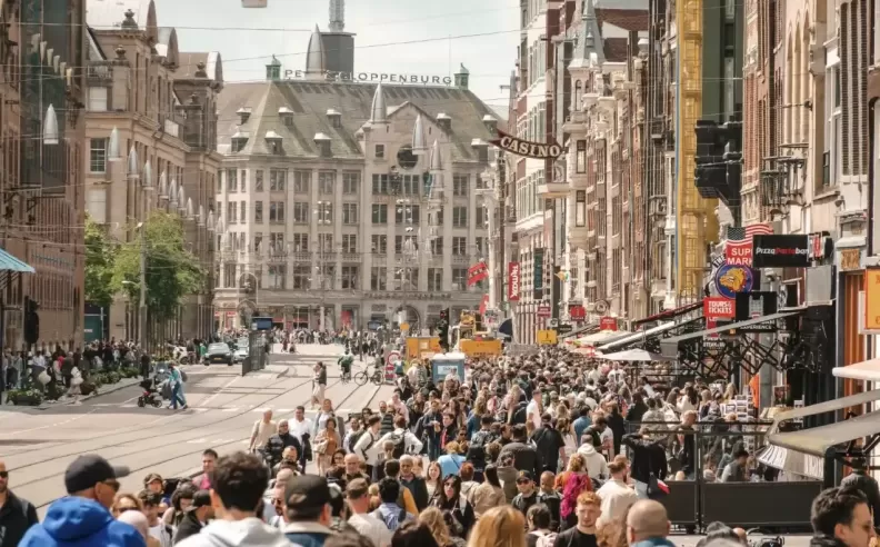 Amsterdam’s Charm Is Losing Its Balance