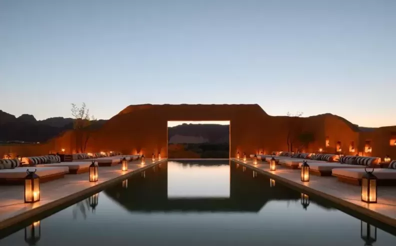 قريب لكن بمعزل أنيق