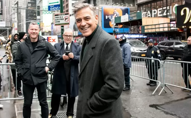 George Clooney: نجم الشاشة ورجل الأعمال الناجح