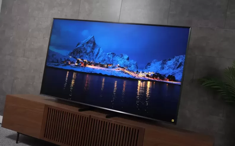 تجربة Samsung QN900F 8K تلفزيون فاخر يجمع بين القوة والدقة العالية
