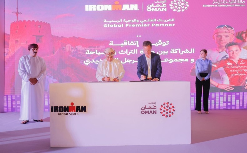 الشراكة بين الرجل الحديدي واكتشف عُمان وتعزيز السياحة الرياضية