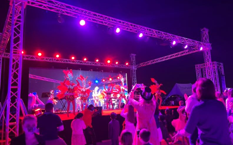 Seasonal Tree Lighting