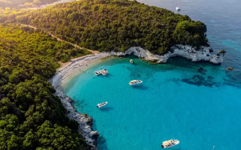 كورفو: الخضرة والسحر الأوروبي