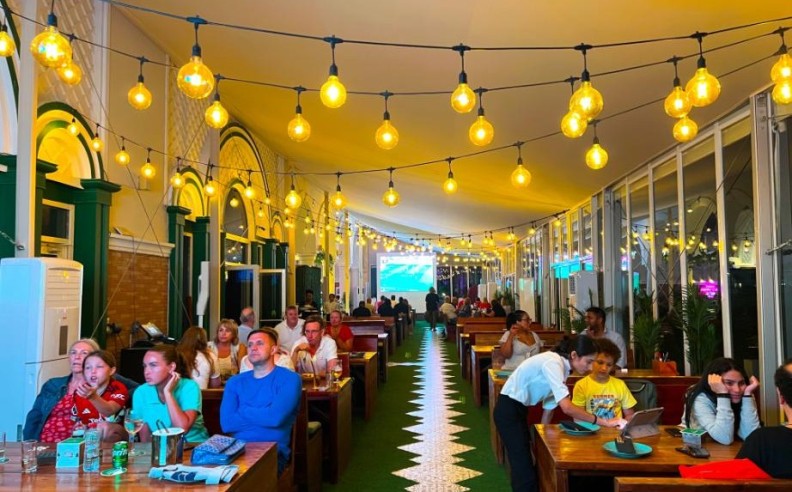 Horse & Hound – Celebrate Oktoberfest in Style