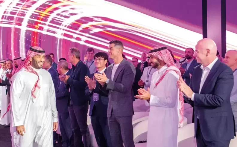 نقاش عالمي واسع