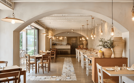 أبرز الوجهات لتناول الطعام في الهواء الطلق في أبراج بحيرات الجميرا: من الإطلالات باتجاه البحيرات إلى التراسات الفسيحة والأنيقة