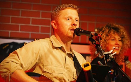 Al Habtoor Grand Resort Autograph Collection Welcomes UK Acoustic Duo Horizon Line to The Underground Pub