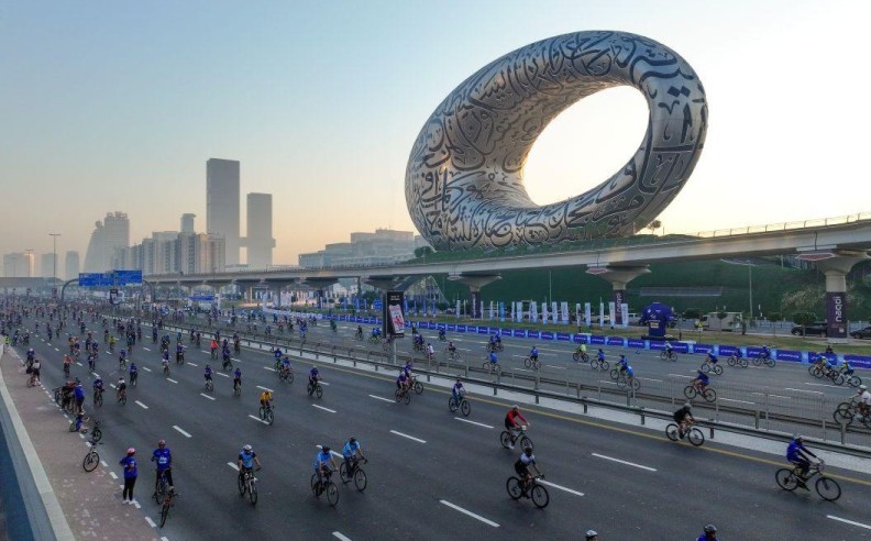 تحدي دبي للدراجات الهوائية يحتفي بعام المجتمع