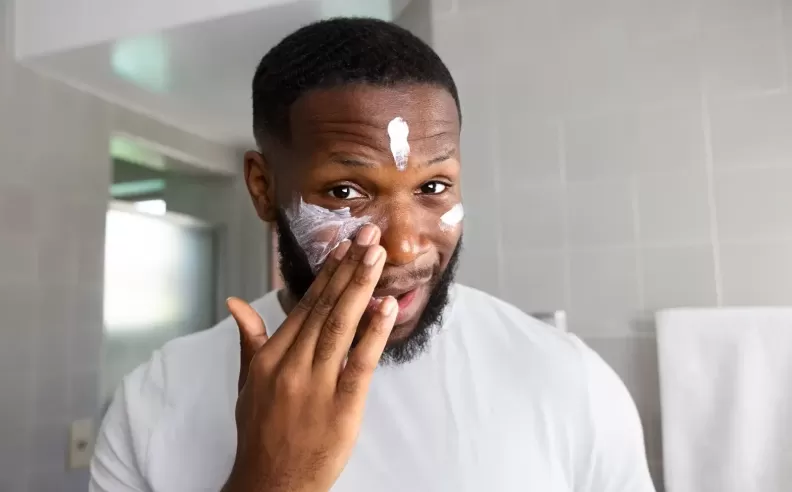 هل فعلا يحتاج الرجال إلى واقي شمس؟ الجواب سيغير نظرتك