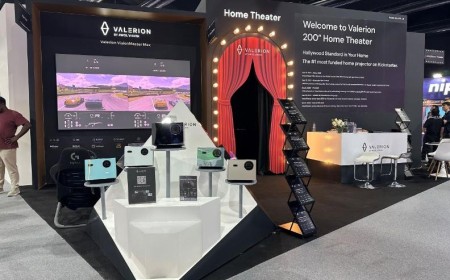 فاليريون العالمية تكشف النقّاب على جهاز العرض VisionMaster Max خلال اليوم الأول من جيتكس جلوبال 2025