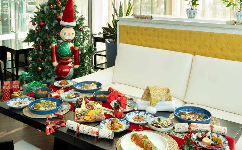 Festive Turkey Takeaway & Christmas Tree Lighting at Hilton Dubai
