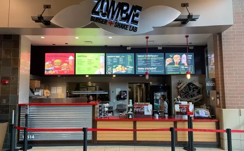 مطعم Zombie Burger And Shake Lab في أيوا
