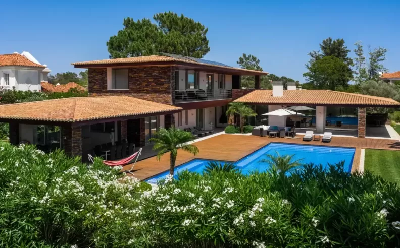 Bandera Azul, Portugal’s Coastal Elegance